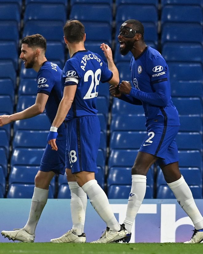 球星连续命中高难度投篮