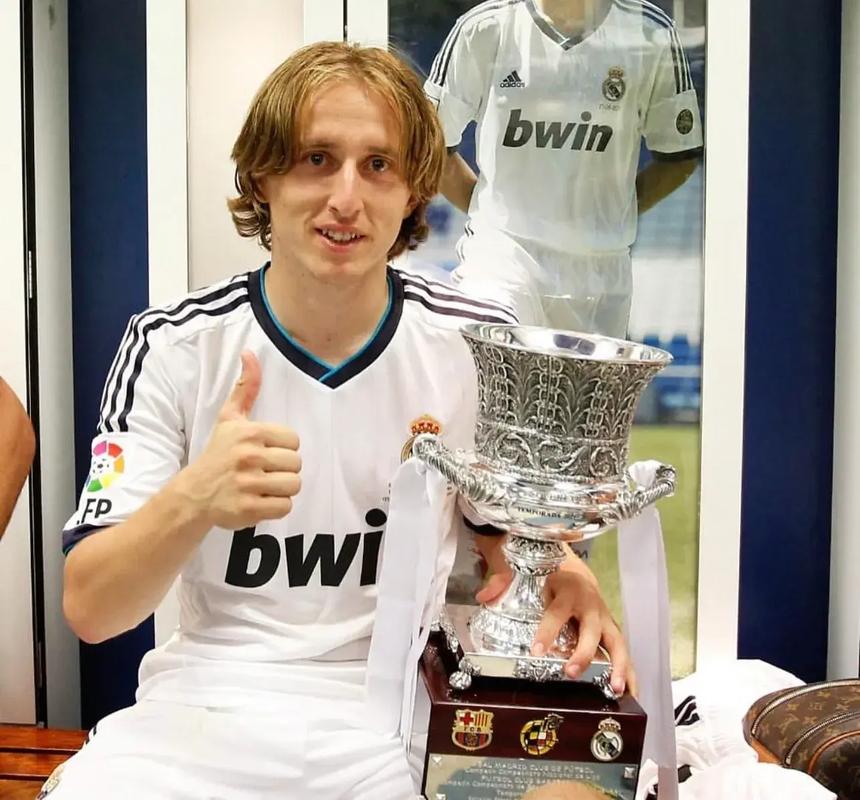 一场3-1!首个决赛席位诞生,兄弟合砍40分！这一刻，他们等了55年