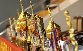 巴萨vs毕包：拉菲尼亚、巴尔德吉首发，亚马尔、莱万替补