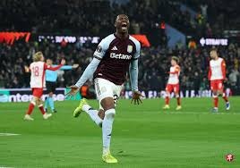 为什么球员在打击时戴护手不仅防骨折更为了增加握球棒的舒适度